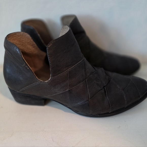 Seychelles Deep Ankle Bootie - Picture 4 of 7